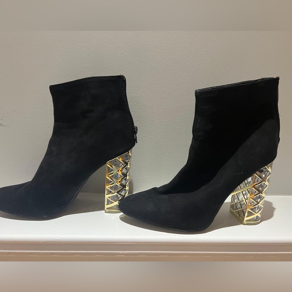 Heeled boot - Picture 1 of 5